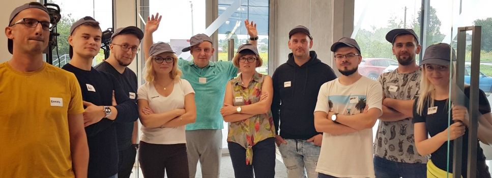 Gdy biuro zamienia się w wyspę – gramy w „Wulkan”!